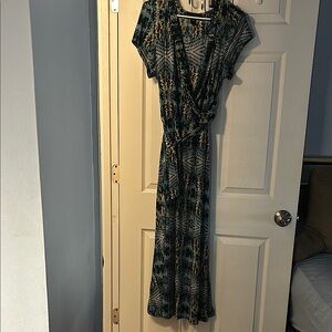 Dress, size 18, Ashley Stewart and Blue leopard maxi short sleeve w/belt.